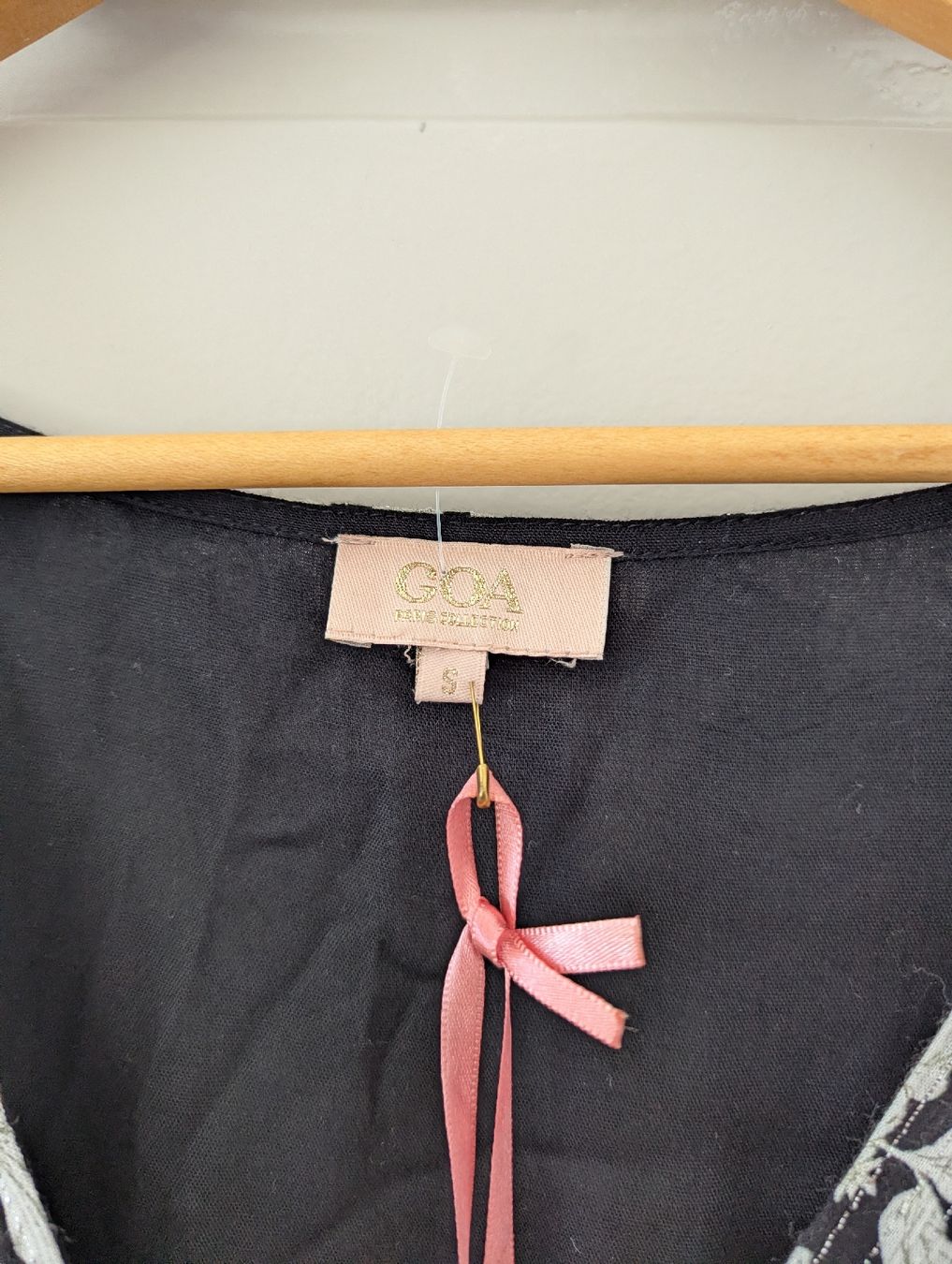 Goa Vestiti: robe goa S neuve – Nuovo e nell'imballaggio originale da Montreux venduto da dem_gyt9 2