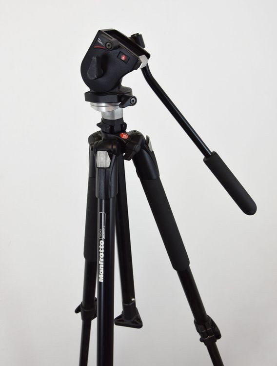 Manfrotto Treppiedi & Teste: Manfrotto Stativ 190XB & Kopf 700RC2 360° Schwenkbewegung – Usato da Wohlenschwil venduto da Dapara 1
