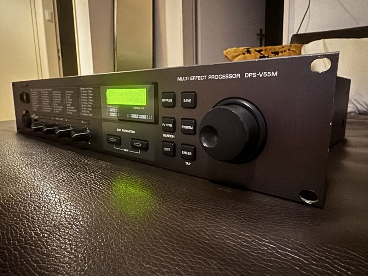 Musikinstrumente: Sony DPS-V55m - Top Effektgerät – Gebraucht aus Zürich von 1cut2
