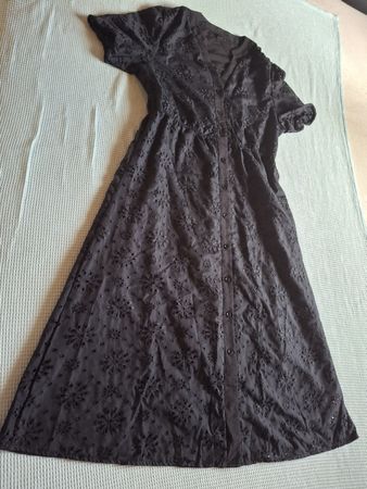 Robe longue noire brodée col en V taille XL 