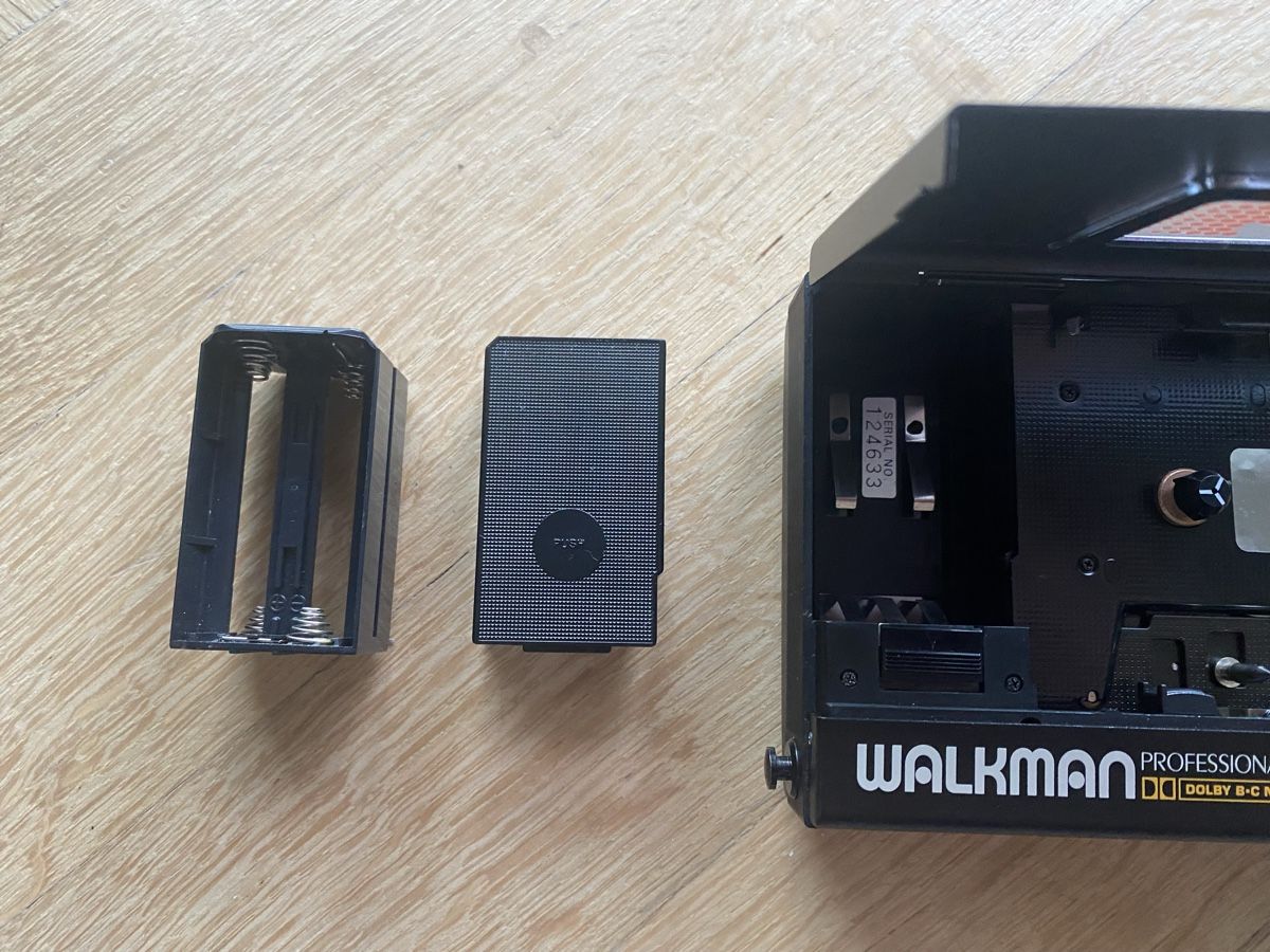Musicassette: Sony Walkman Professional WM-D6C – Difettoso da Grenchen venduto da Vintagewatchoverdose 2