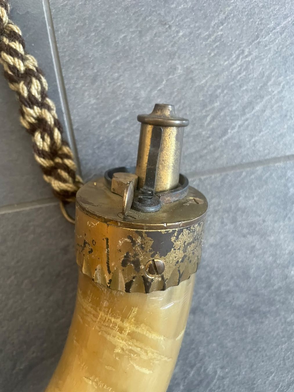 Bouteilles: Pulverhorn  – D'occasion à Unterlangenegg par can_rf8g 6