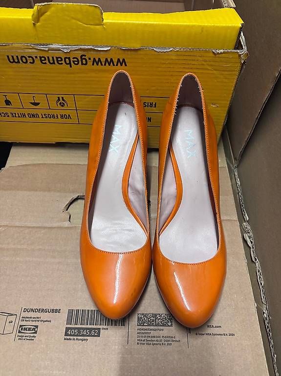 Scarpe da donna: Orange Lackpumps in Grösse 39 – Usato da Bern venduto da viddra