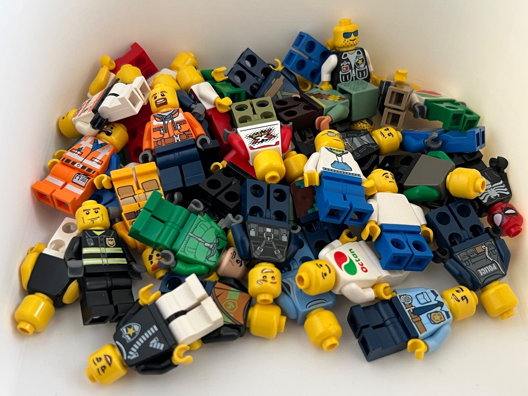 Lego Giocattoli: 44 LEGO Figuren – Usato da Uttigen venduto da sonorsonic