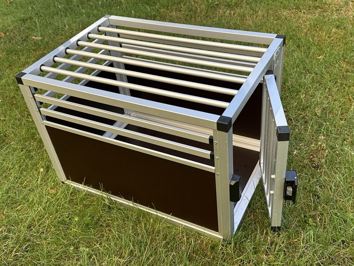 Cages, transport & sécurité: Hunde Transportbox  – D'occasion à Brugg AG par Rutenzug