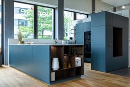 Veriset Ausstellungsküche inkl. Garderobe im Abverkauf