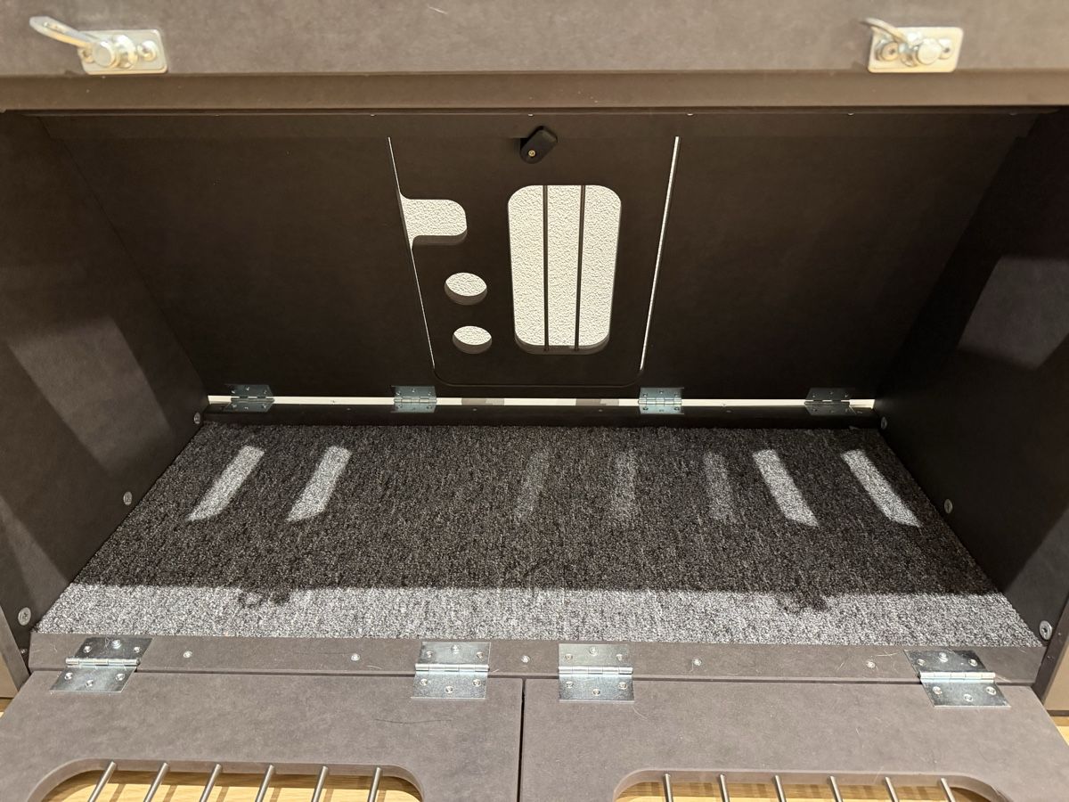 Käfige, Transport & Sicherheit: Hundebox passend für Tesla Model Y – Neu (gemäss Beschreibung) aus Beckenried von den_cl7n 1