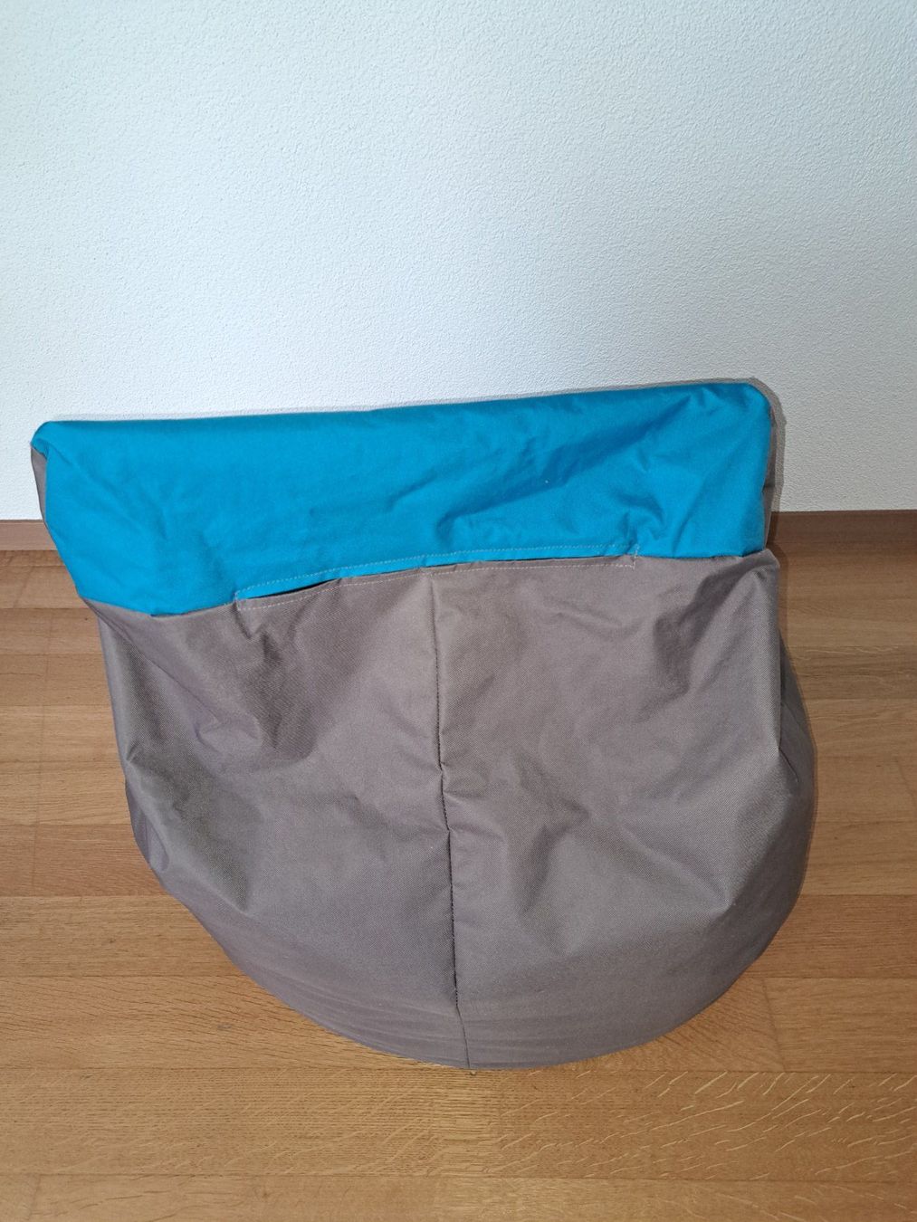 Pfister Kissen: Sitzsack türkis-grau – Gebraucht aus Baar von jdr_nb97 2