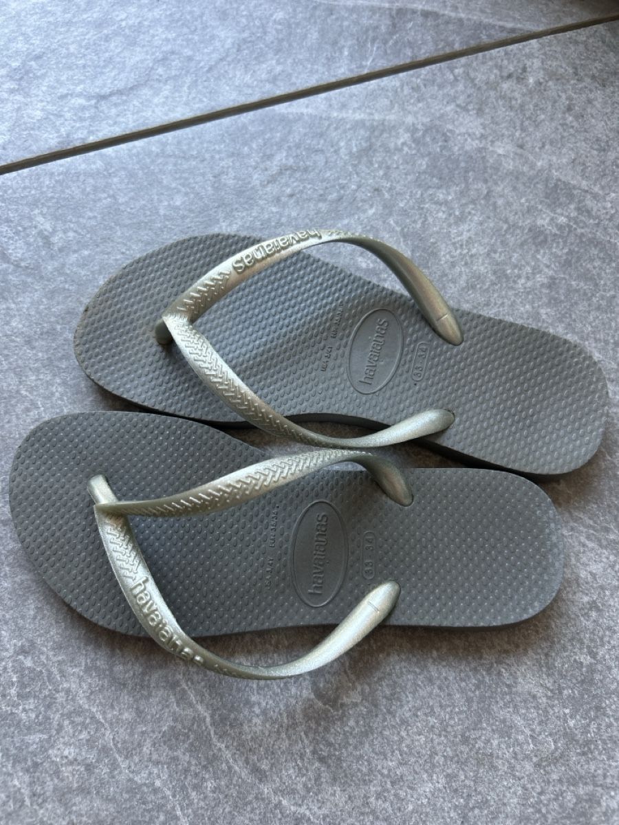 Herrenschuhe: Havaianas Grösse 33-34 grau gebraucht – Gebraucht aus Hausen am Albis von Speedfritz123