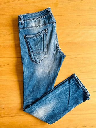 Neuwertige Jeans für junge Männer Grösse 29 / 32