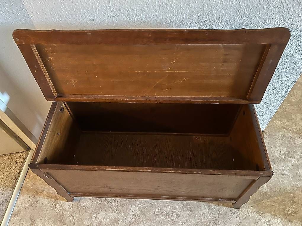 Truhen: Banc coffre bois – Gebraucht aus Thielle von Oneil1372 2