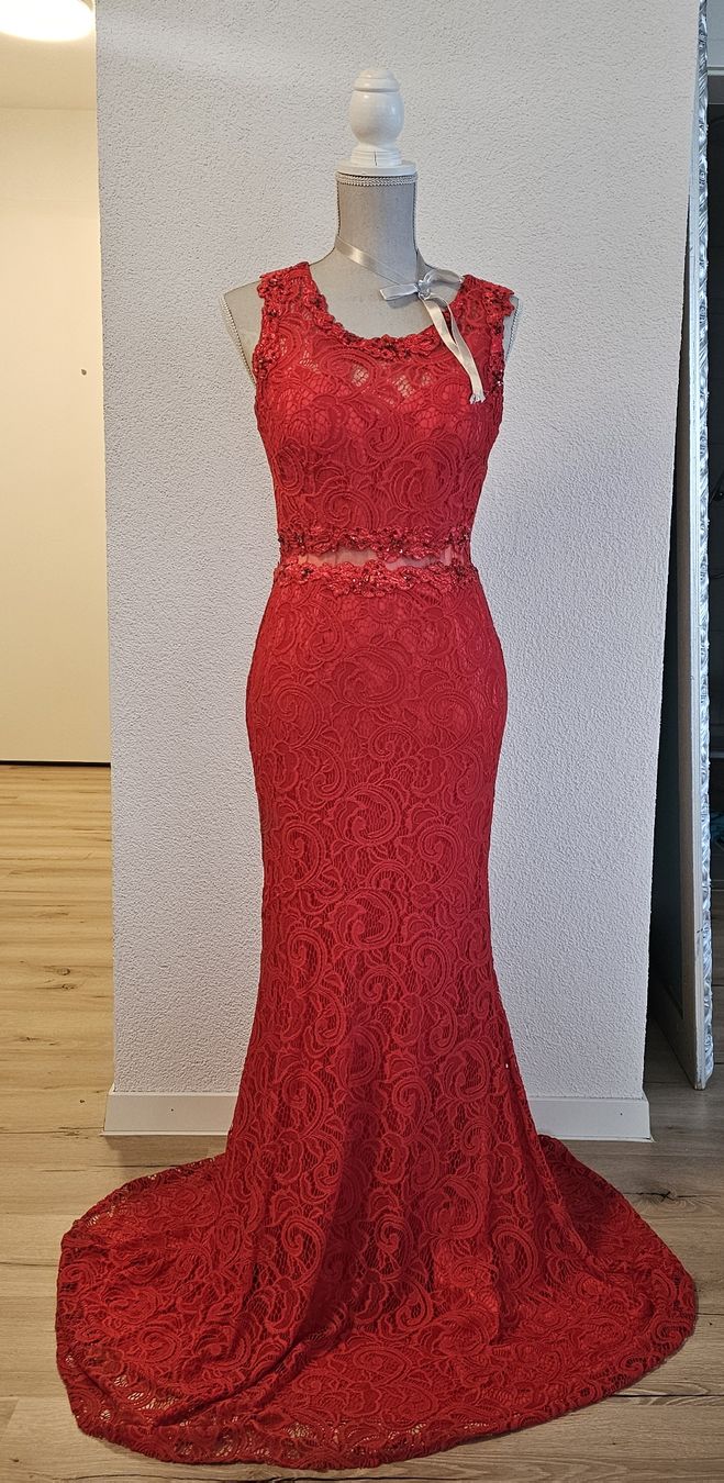 Vestiti: Rotes Spitzen-Abendkleid Gr. M, mit Schleppe – Usato da Dottikon venduto da Chicca_73