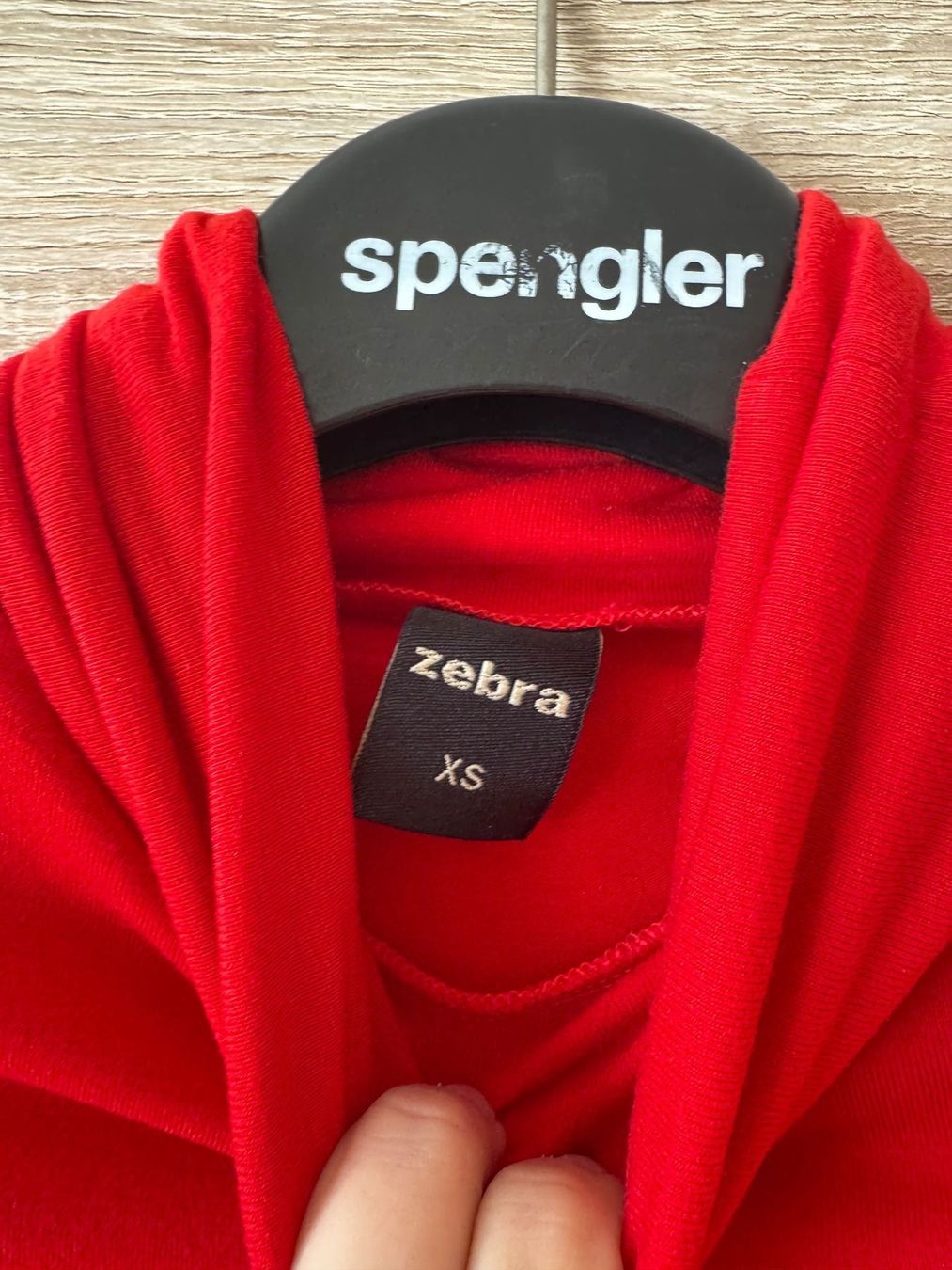 Zebra Pullover & Sweatshirts: Col roulé rouge – Neu (gemäss Beschreibung) aus Montreux von Izapeche811 1