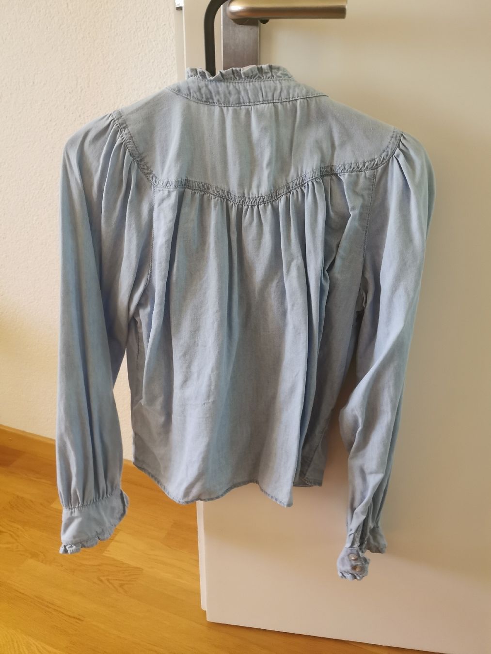 H&M Blusen: Jeansbluse h&m – Neu (gemäss Beschreibung) aus Sempach von .1SecondBrands. 1
