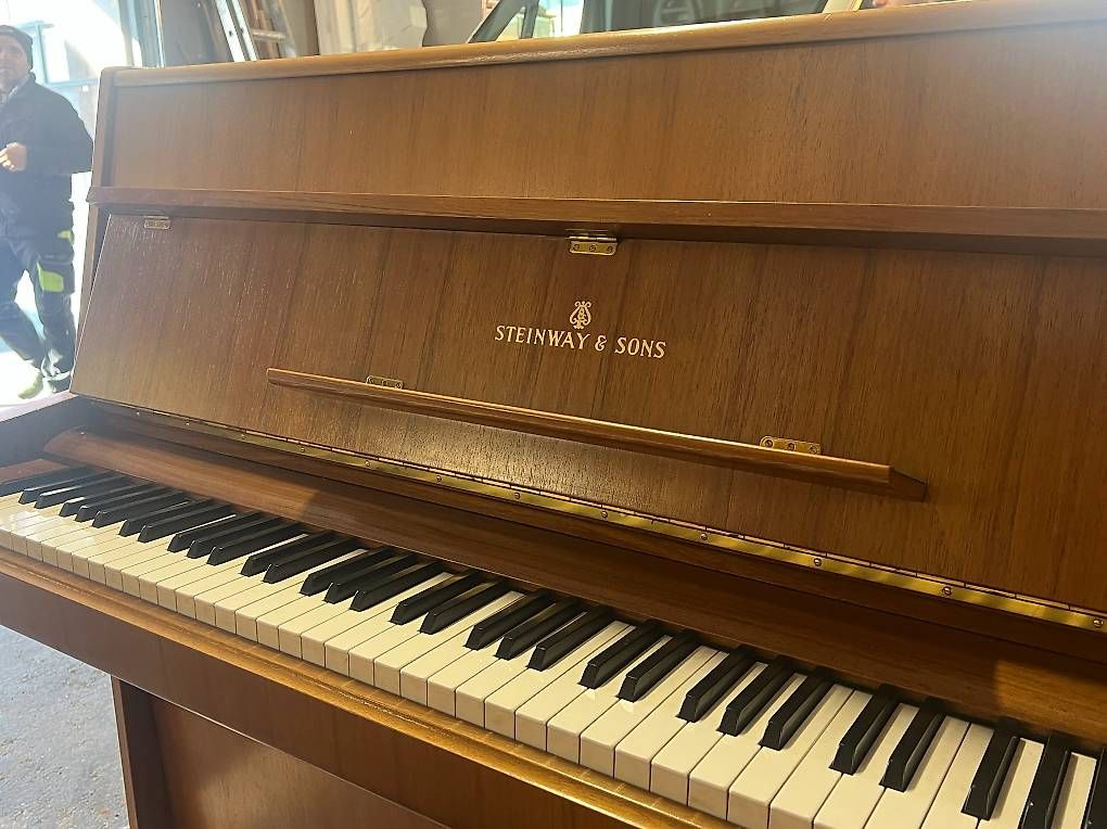 Musikinstrumente: Pianoforte Steinway & Sons – Gebraucht aus Novazzano von inf_z8jm
