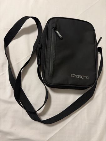 Schwarze Kappa Tasche crossbody Schultertasche