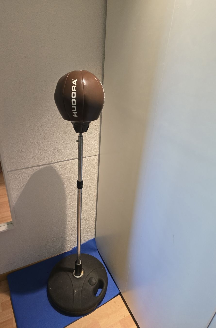 Boxsäcke: Boxständer / Punchingball Hudora – Gebraucht aus Glattfelden von Julian555