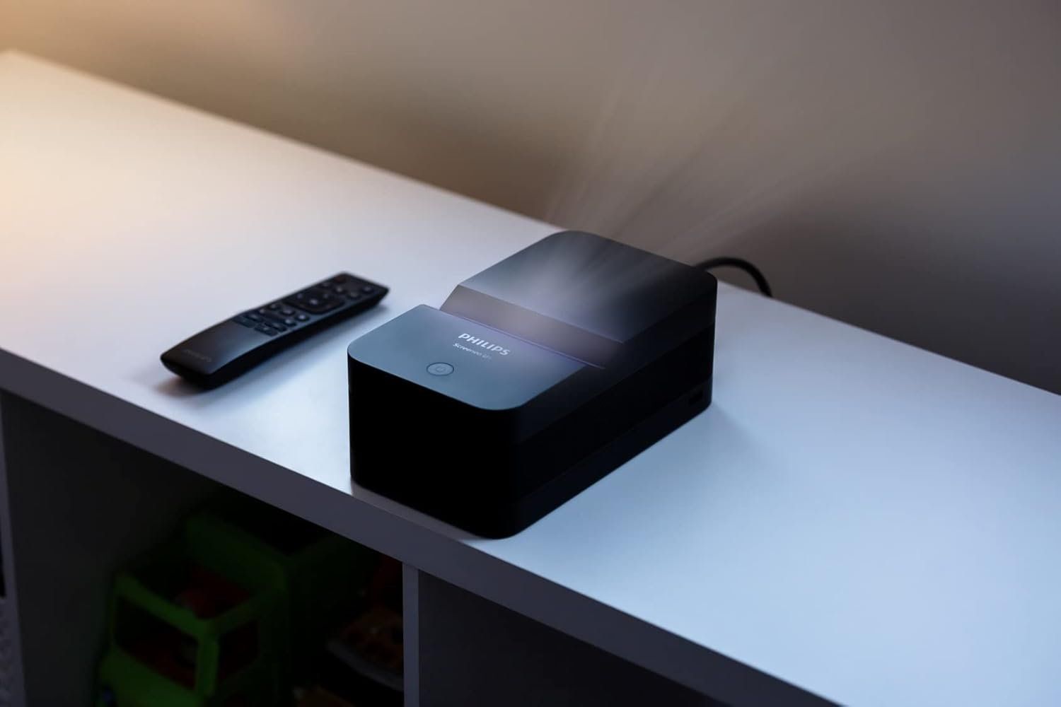 Philips Proiettori: Philips Screeneo U4 - ultra short projector (as NEW) – Usato da Winterthur venduto da buscarov 1