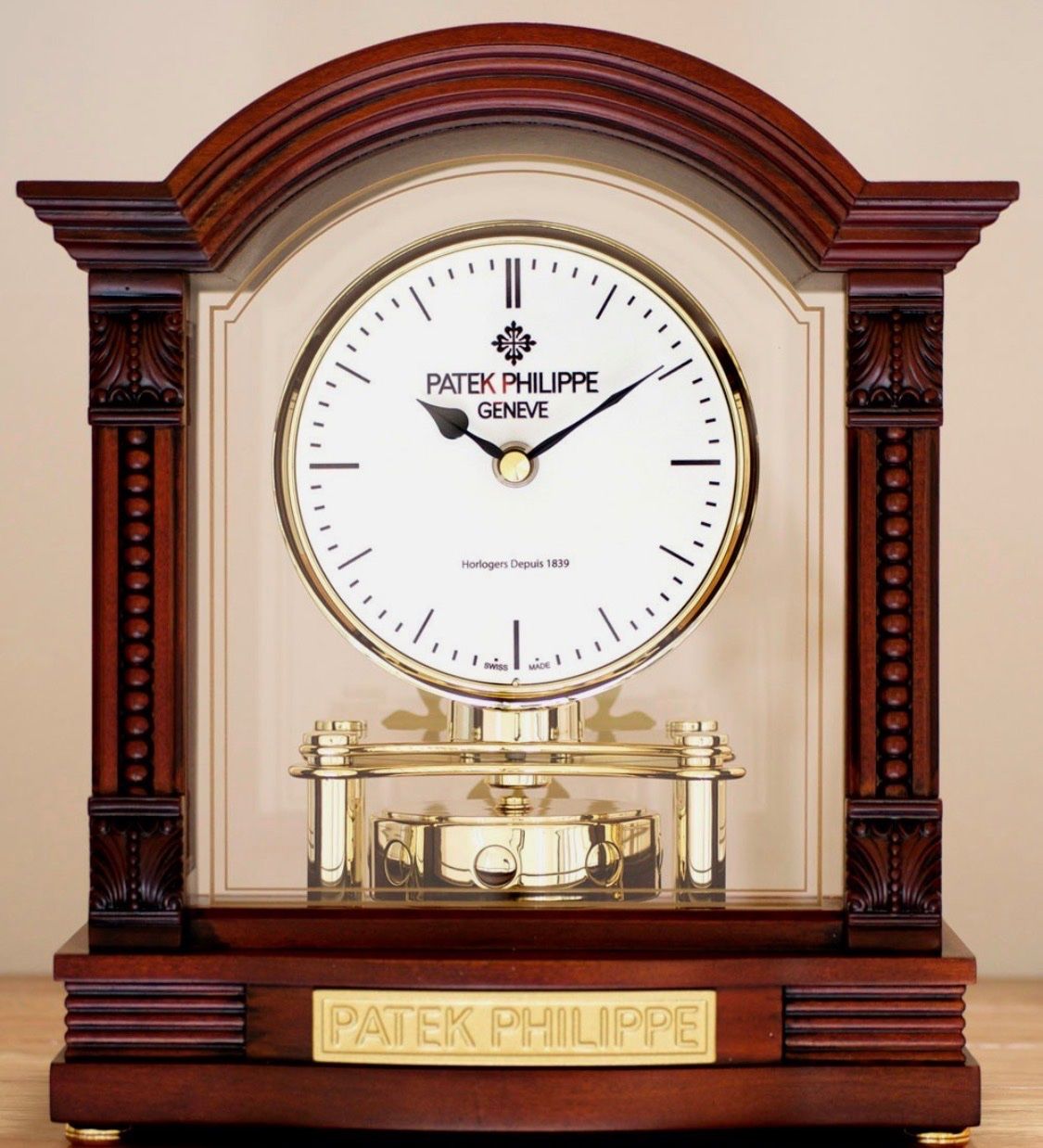 Patek Philippe Orologi da terra & Orologi da parete: Patek Philippe Pendel Showroom Tischuhr – Usato da Wichtrach venduto da bro_ym6v