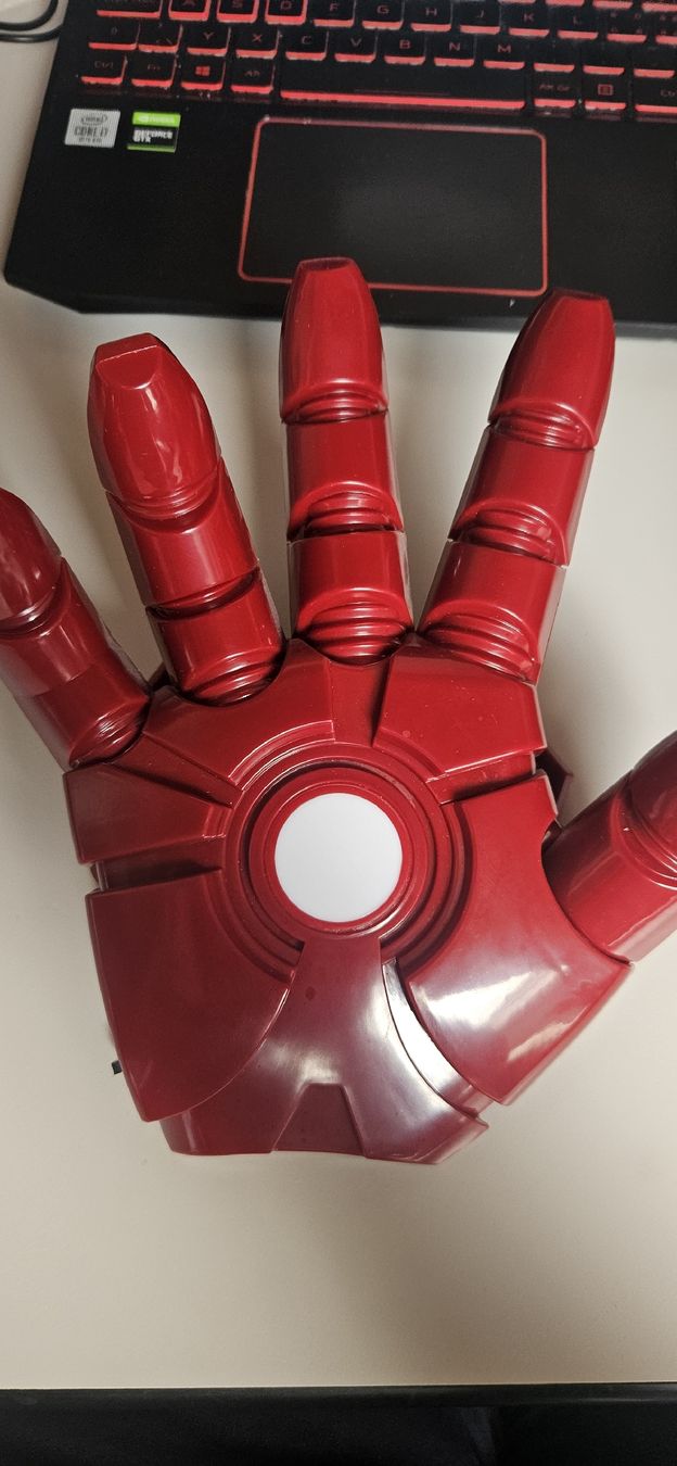 Lampen: Marvel Iron Man Wandlampe & Tischlampe Hand – Gebraucht aus Belp von Ginus85 2