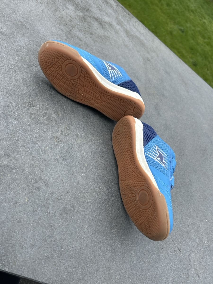 Scarpe per ragazzi: Kangaroos Schuhe, hellblau, Gr. 35 Klettverschluss Top – Usato da Arisdorf venduto da Checkmaster 1