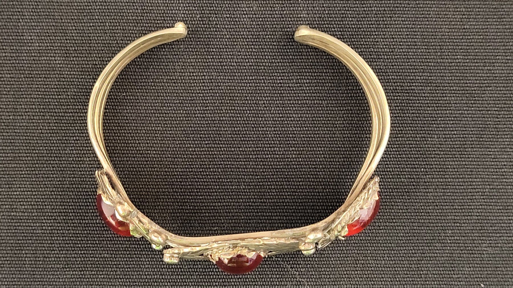 Bracciali & Braccialetti: Vintage Armspange mit roten Steinen – Usato da Basel venduto da spinne02 6