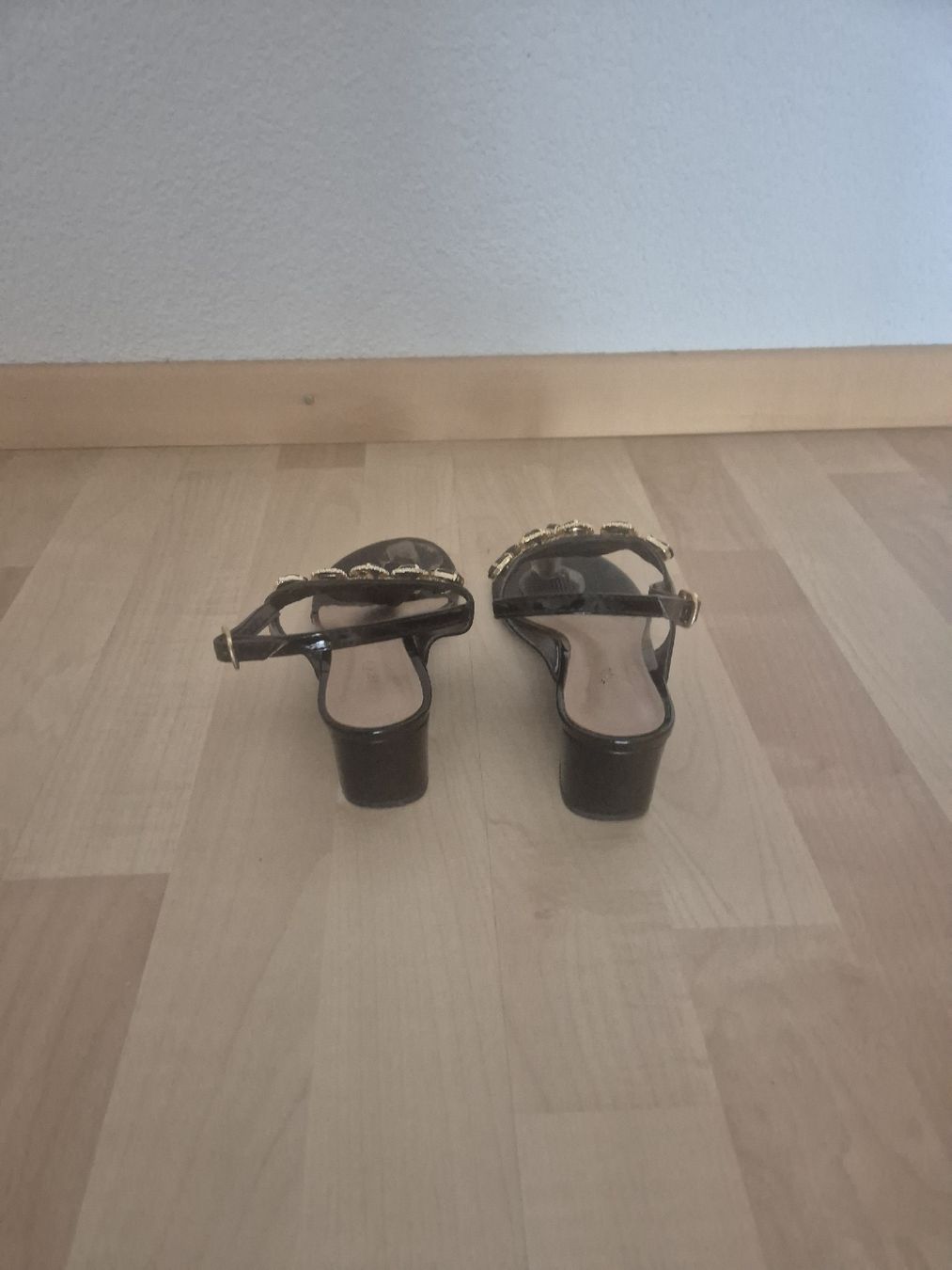 Scarpe da donna: Damensandalen, Schwarz mit Edelsteine, Grösse 35 – Nuovo (secondo la descrizione) da Zürich venduto da Sami78 2