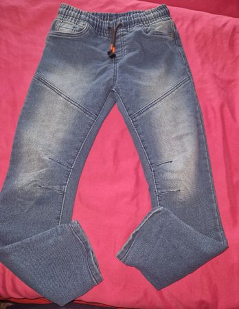 Coole Jungen Jeans Gr. 134 