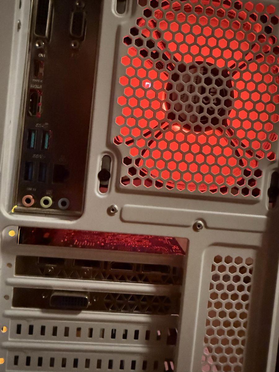 Custodie: Pc ist schon weg – Usato da Bern venduto da kha_8k8d 9