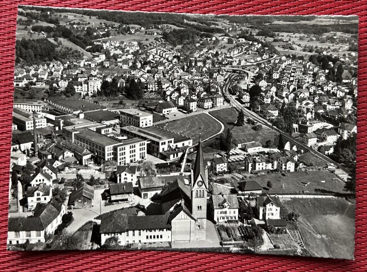 Cartoline postali: Flugaufnahme Rüti – Usato da Horw venduto da Tellbub