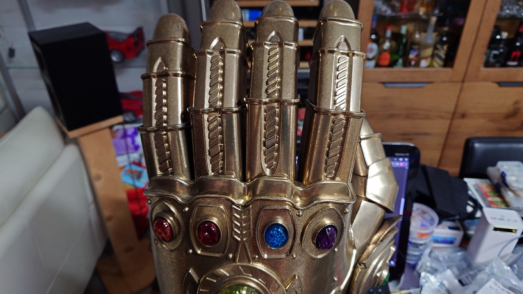 Marvel Statuette: Marvel Infinity Saga Gauntlet 73 cm metal with light – Nuovo (secondo la descrizione) da Balerna venduto da joefalchetto01 6