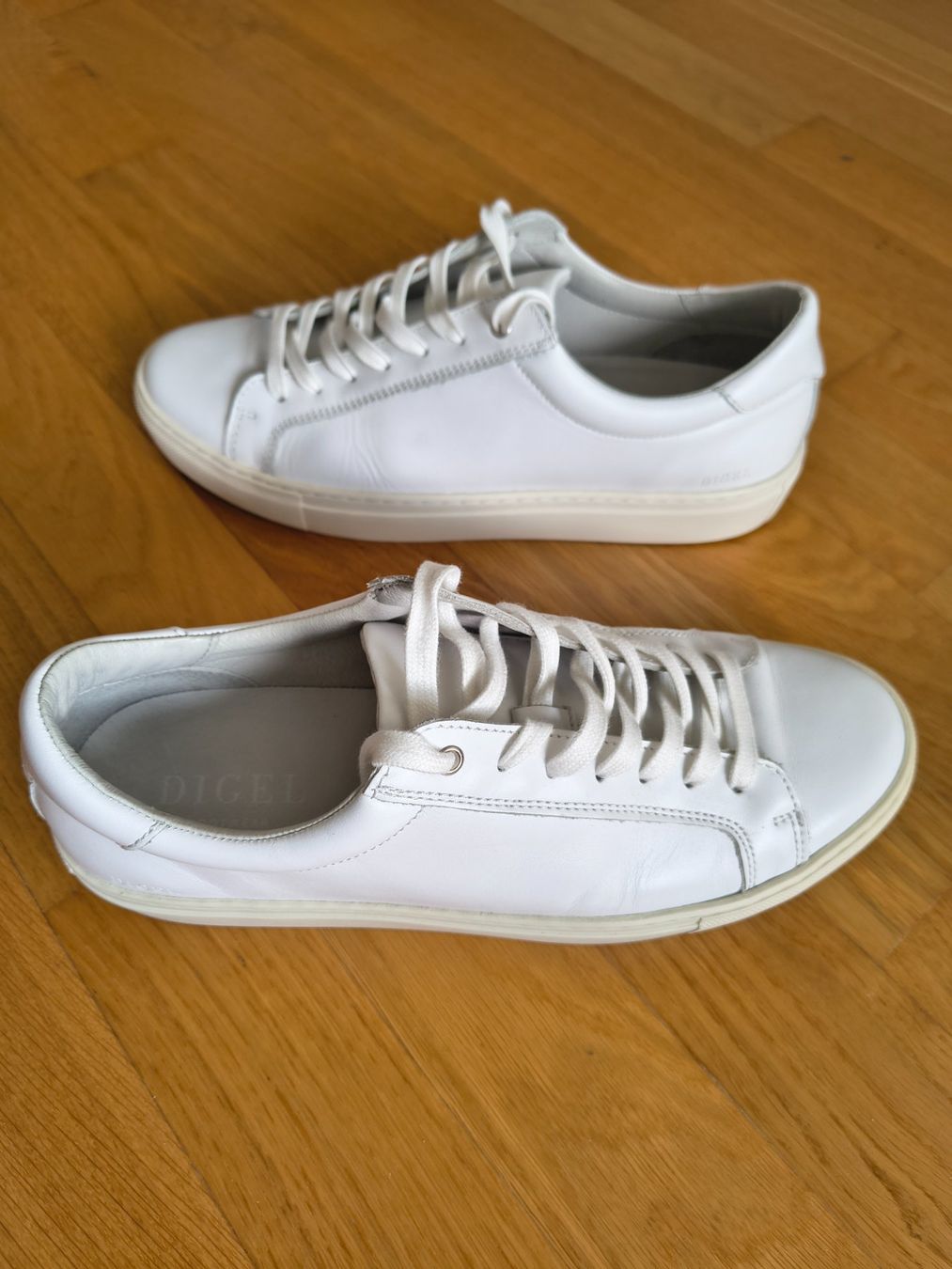 Scarpe da uomo: DIGEL Designer Sneaker Leder weiss Gr. 43 – Nuovo (secondo la descrizione) da Dierikon venduto da Astsage