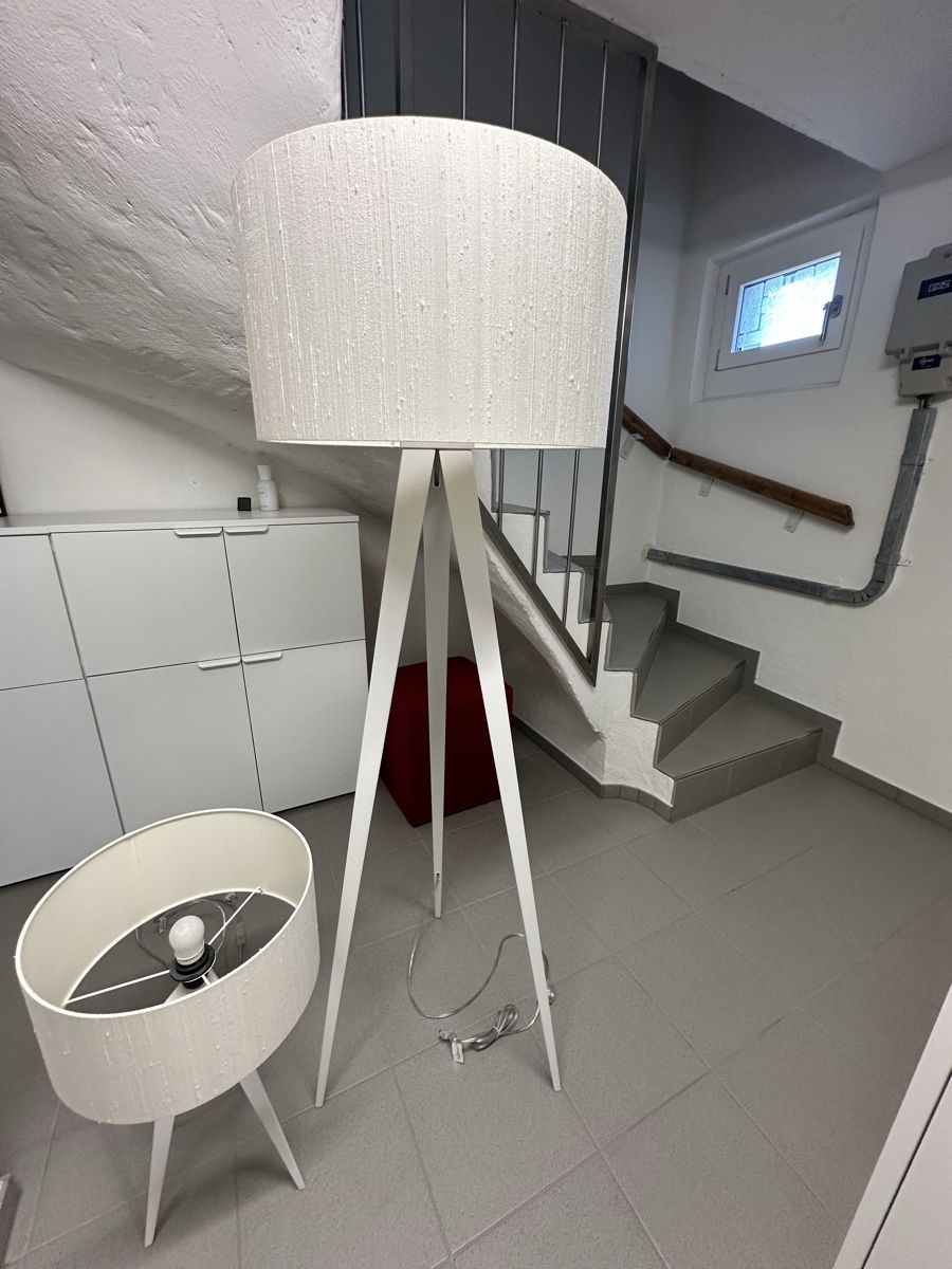 Lampade: Set Stehlampen weiss Stativ Lampen – Usato da Rorbas venduto da n.buechi 2