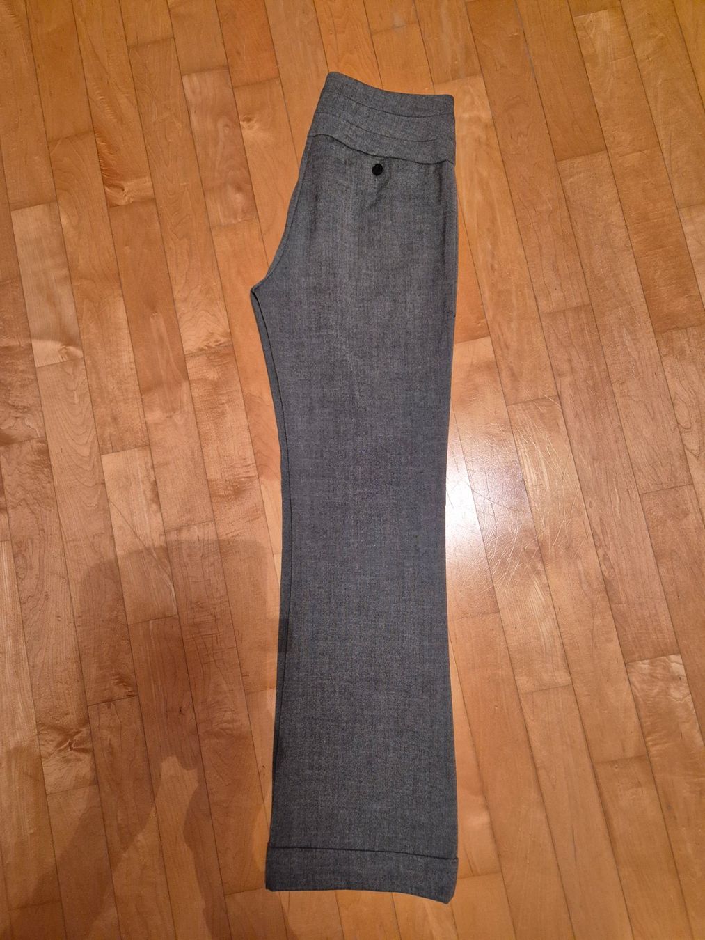 Pantaloni: Graue Stoffhose – Usato da Walenstadt venduto da grischalounge1 3
