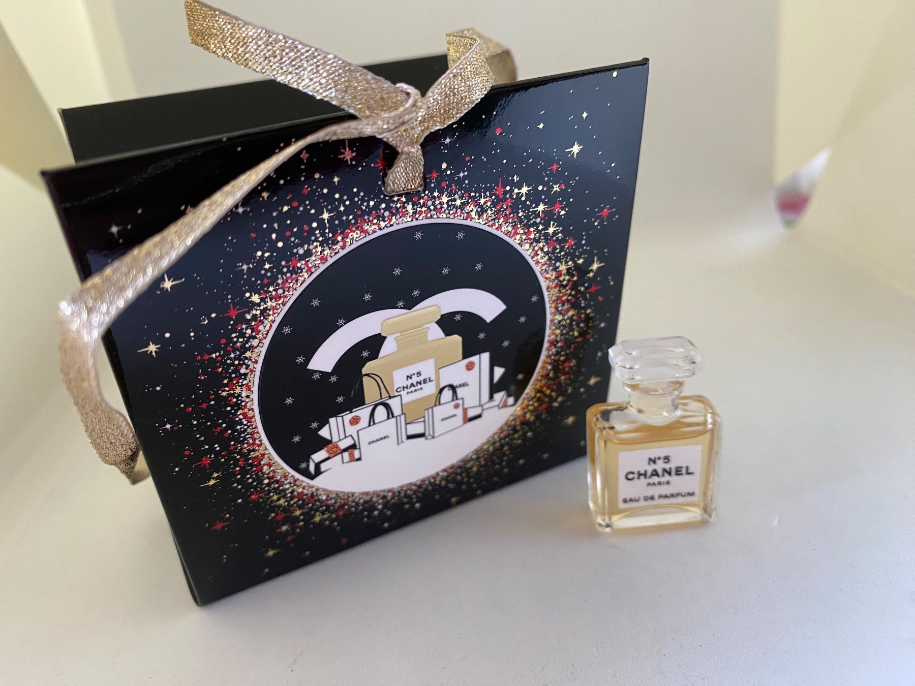 Chanel Profumi & Eau de Toilette: Miniature eau de parfum Chanel No5 – Nuovo e nell'imballaggio originale da Bouveret venduto da wes_7zll