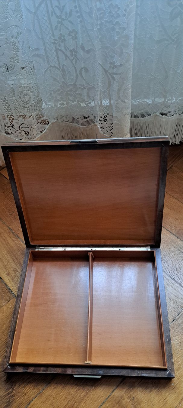 Barattoli: Schatulle aus Holz  mit Silberrand – Usato da Basel venduto da DesireeYaDa 5