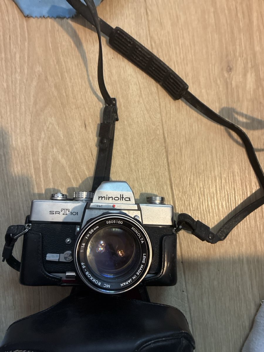 Minolta Fotocamera: Minolta SRT101 – Usato da Le Grand-Saconnex venduto da aur_27hl