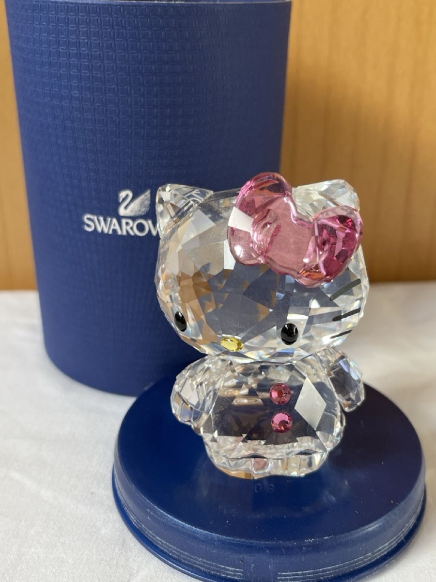 Swarovski Figuren: Swarovski Hello Kitty, limited Edition, neuwertig! – Gebraucht aus Münchenstein von Sozial_Labor_Brocki