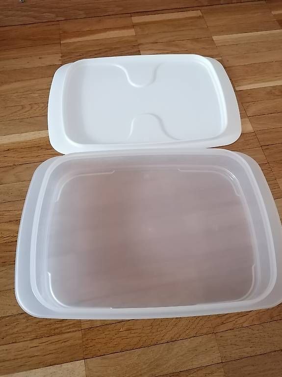 Tupperware Recipients et similaires: Fleischaufbewahrungsbox Tupperware – D'occasion à Stans par Shidochir 1