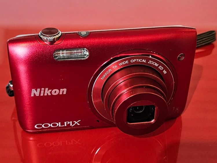 Nikon Fotocamera: Digital Kamera, Nikon, CoolPix S3500 – Usato da Bözberg venduto da Banff1 2