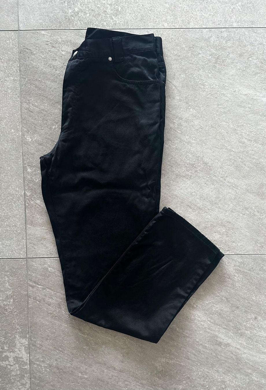 Versace Pantaloni: Versace Stoff-Hosen Damen 38 – Usato da Liestal venduto da Ballybs