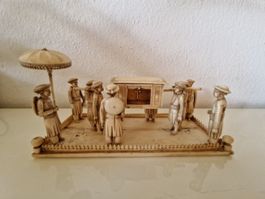 Antike geschnitzte Sänftenträger Schreinträger, Miniaturen