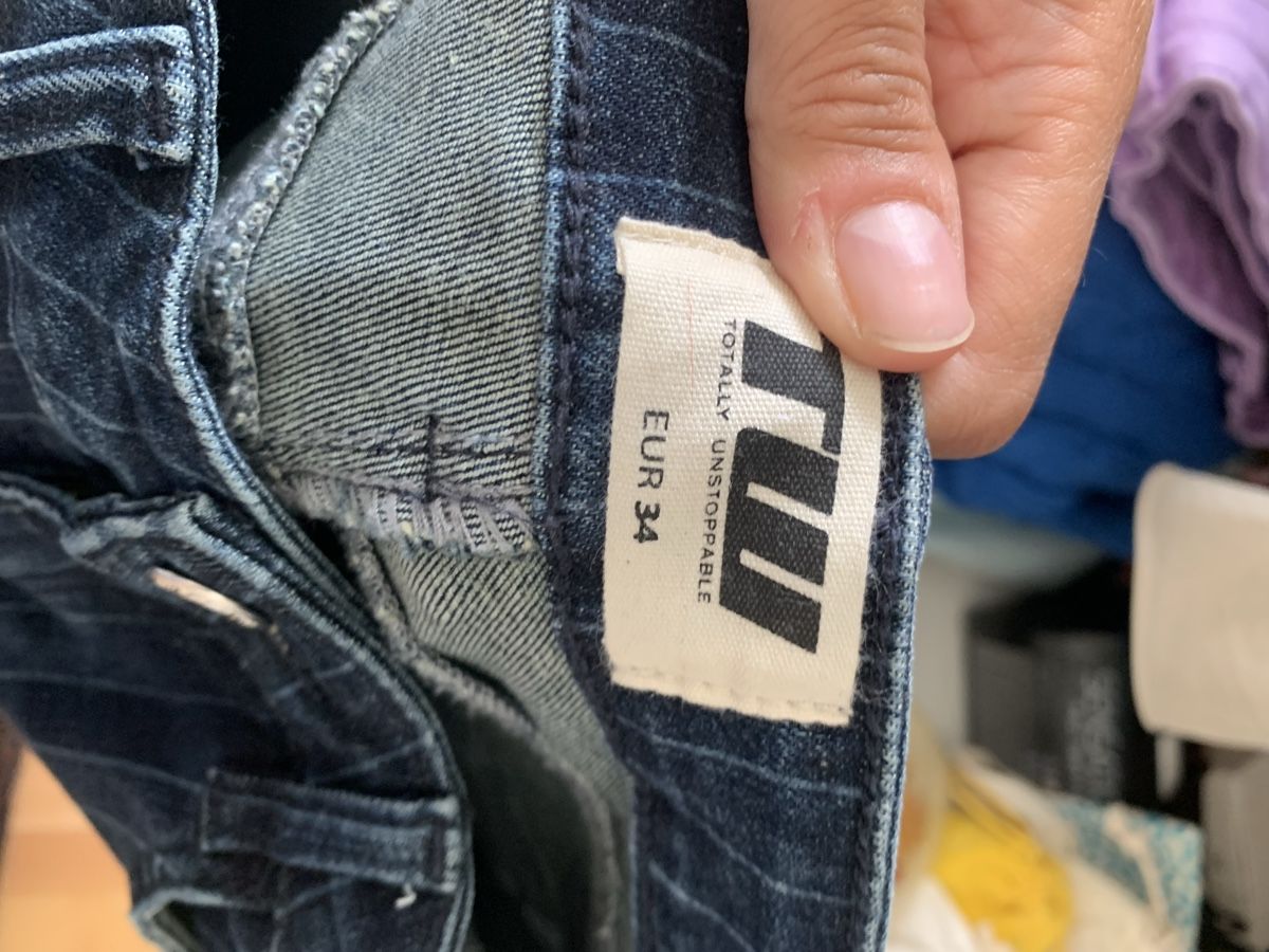 Tally Weijl Jeans: Jeans rayés Tally Weijl – Usato da Prangins venduto da val_2c72 2