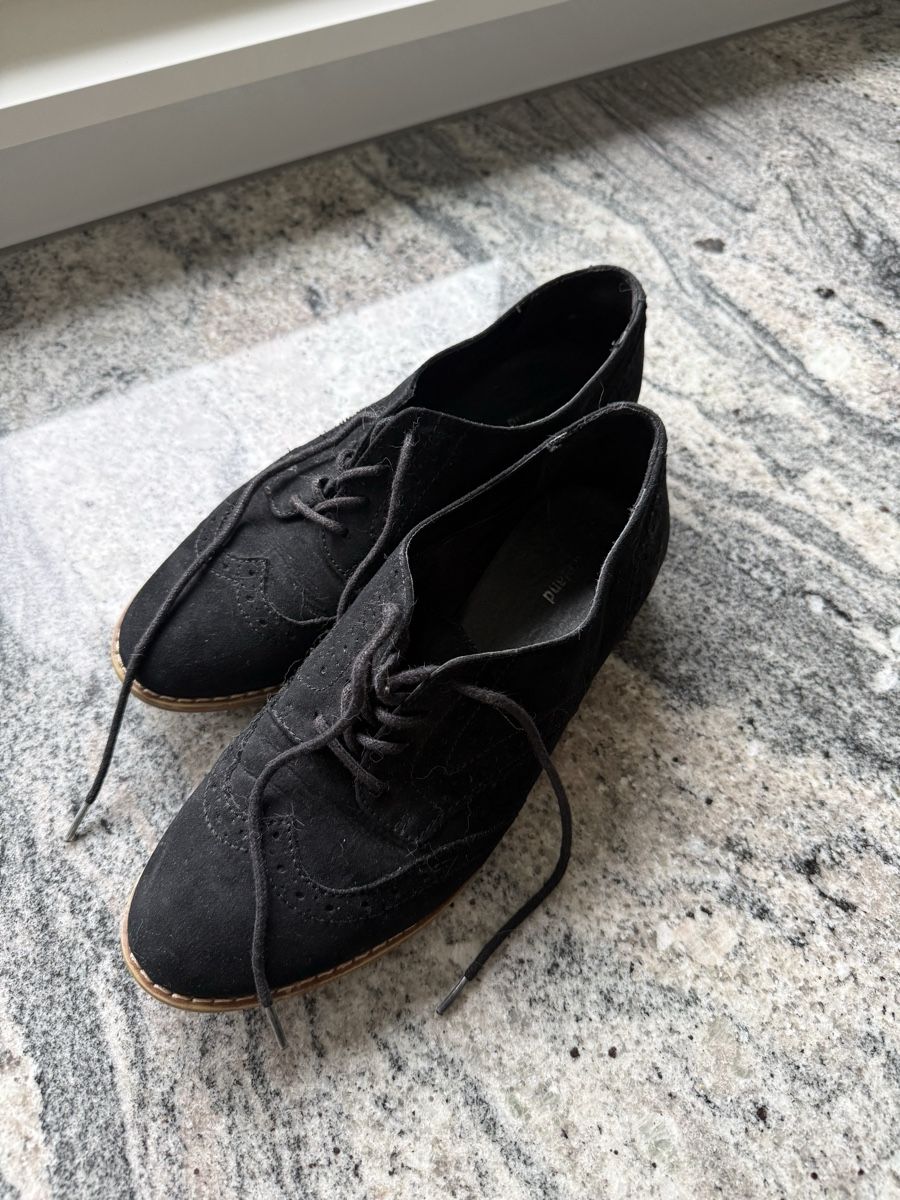 Scarpe da donna: Schwarze Schnürschuhe – Nuovo (secondo la descrizione) da Hüttwilen venduto da sar_8gj7