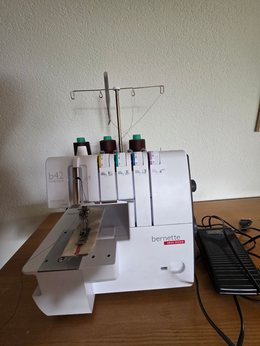 Bernina Macchine da cucire: Bernette Coverlock – Nuovo (secondo la descrizione) da Aesch BL venduto da rahas