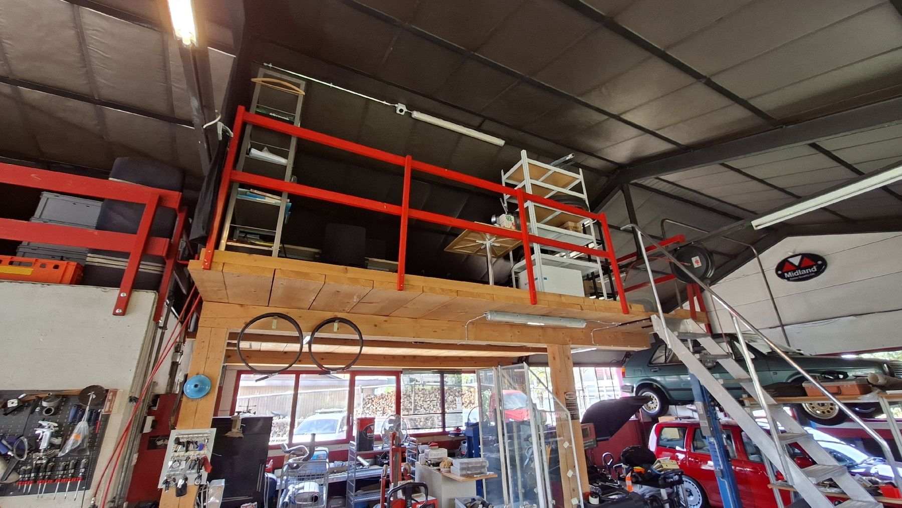 Bodenbeläge: Zwischenboden 5.3m x 4.45m mit Treppe – Gebraucht aus Seftigen von 9-10-100-77 1