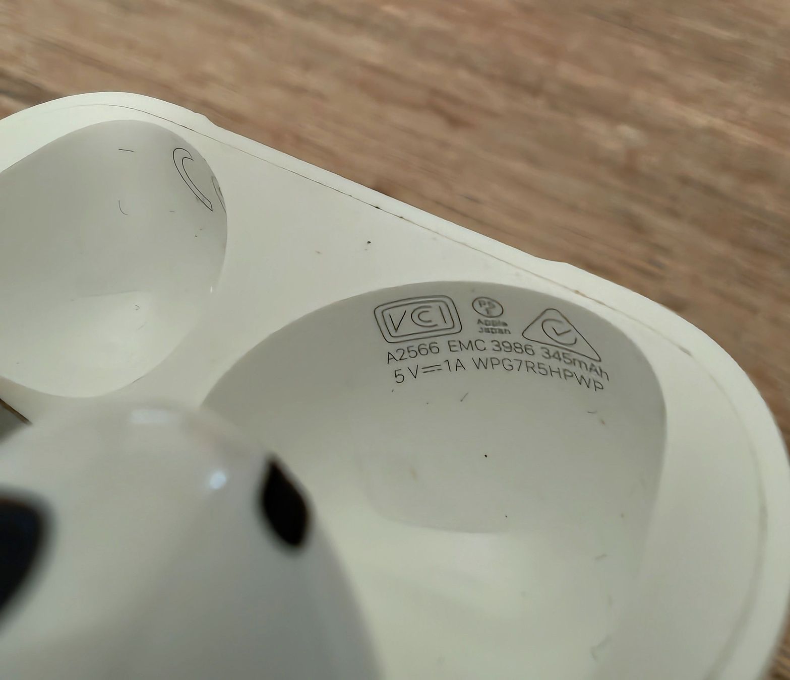 Apple Kopfhörer: Apple AirPods 3gen. Magsafe case - lightening – Gebraucht aus L Abergement von Darkstar_NACH 1