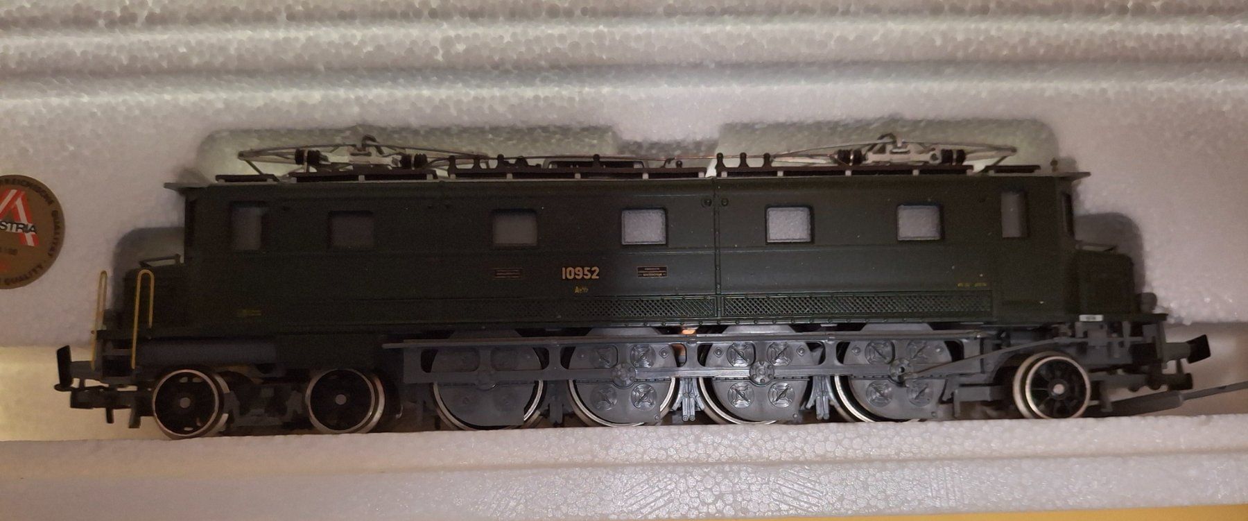 Liliput Modellini di ferrovie: Liliput SBB Lokomotive Ae 4/7 – Nuovo e nell'imballaggio originale da Dübendorf venduto da Armin414 1