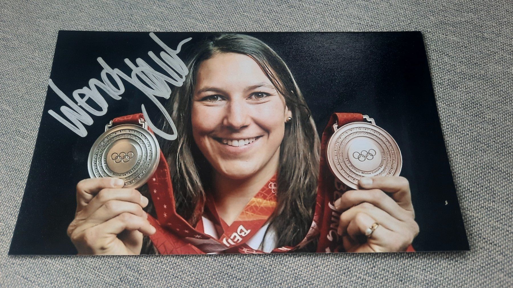 Autografi: Autogramm Wendy Holdener – Usato da Schmerikon venduto da Olympia04