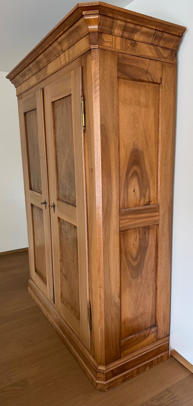 Armadi: Hallenschrank / Schrank Antik – Usato da Schlieren venduto da Imoda 1